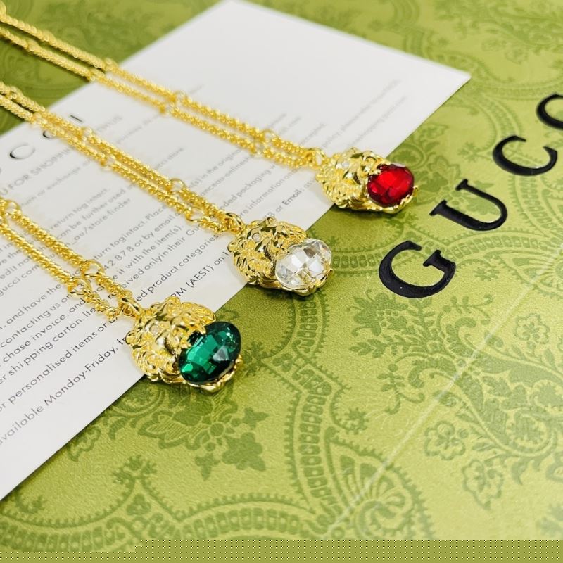G*u*i necklaces